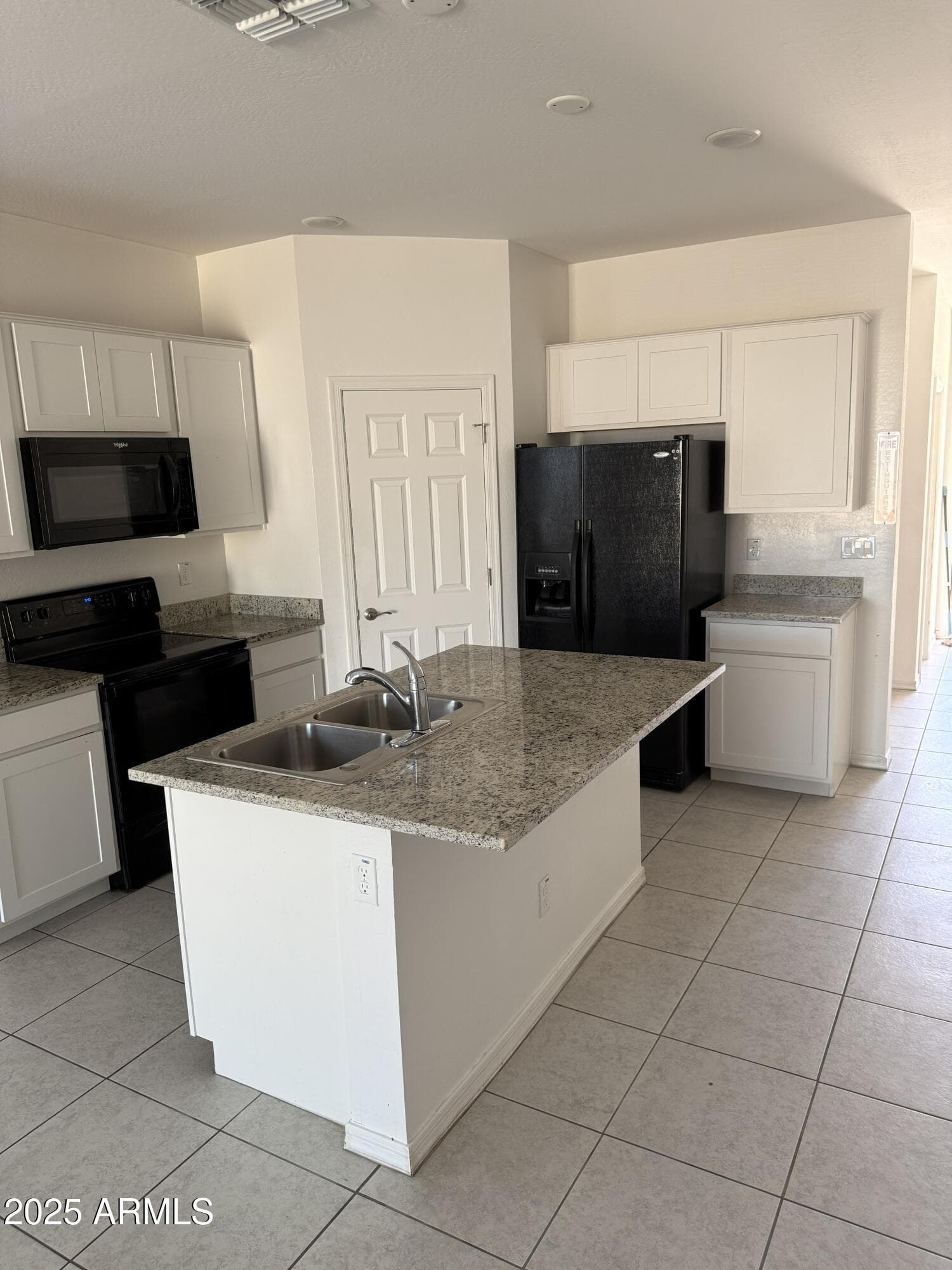 10830 W MARGUERITE Avenue, Tolleson, AZ 85353 — photo 2 of 4
