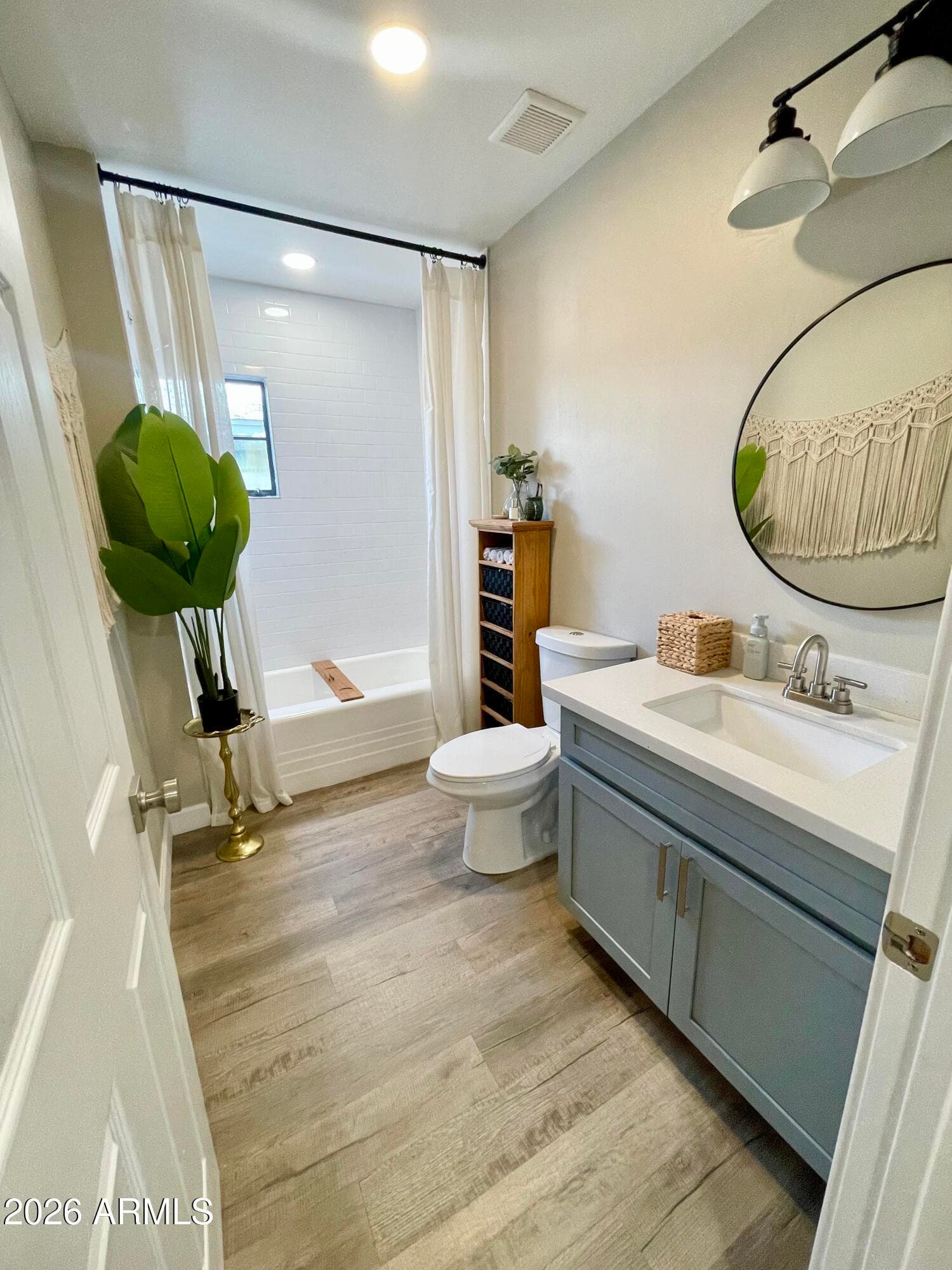529 W UNIVERSITY Drive, Mesa, AZ 85201 — photo 10 of 24