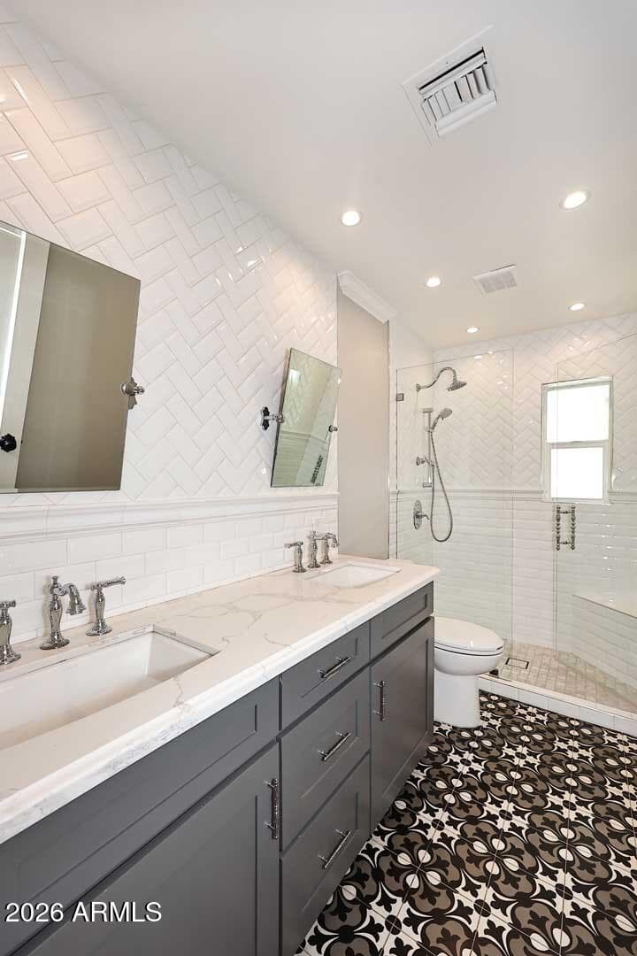 2230 E DEVONSHIRE Avenue, Phoenix, AZ 85016 — photo 23 of 58