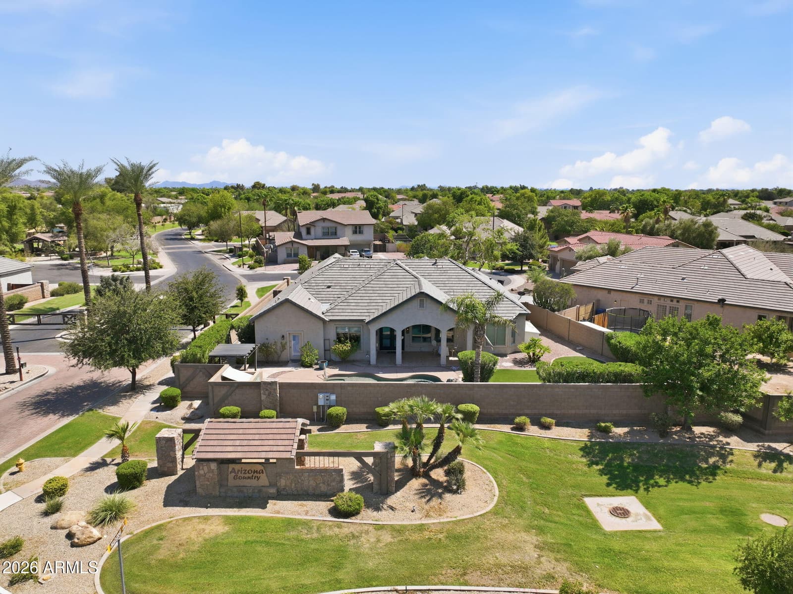 2402 E EVERGLADE Court, Chandler, AZ 85249 — photo 4 of 47