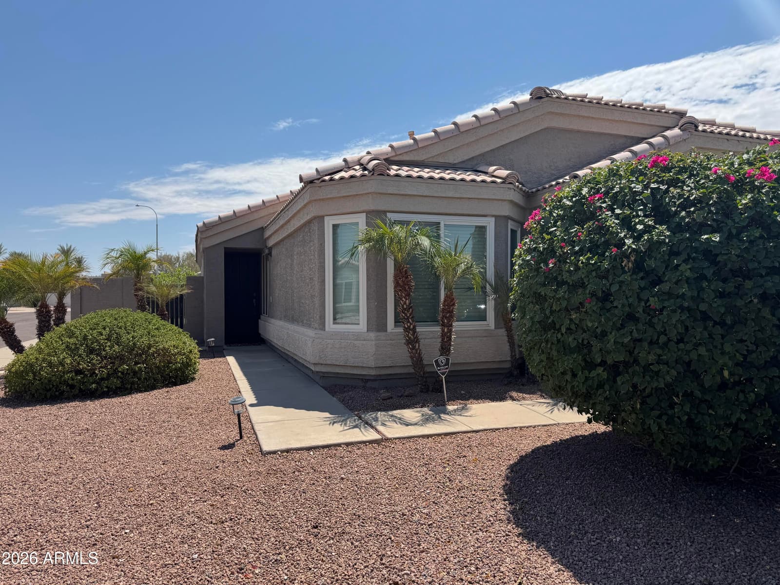 1041 W Saragosa Street, Chandler, AZ 85224 — photo 3 of 35