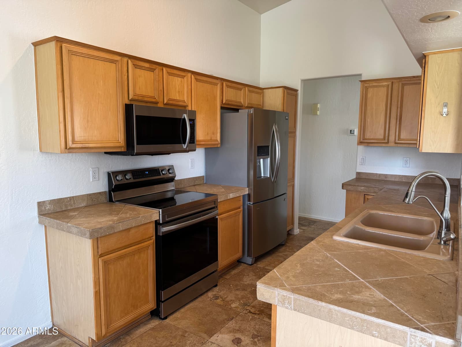 1041 W Saragosa Street, Chandler, AZ 85224 — photo 8 of 35