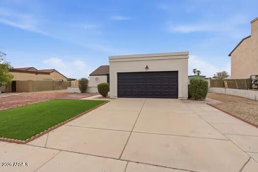 6121 W Maui Lane, Glendale, AZ 85306 — photo 2 of 27