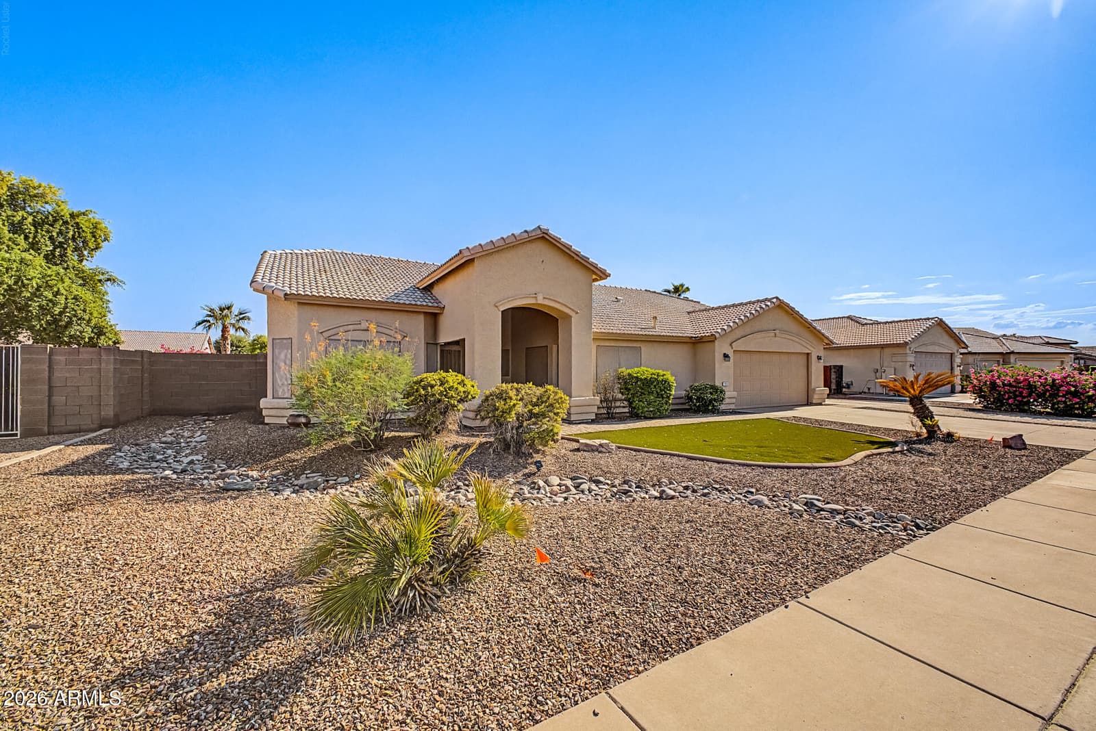 141 E Pebble Trail, Casa Grande, AZ 85122 — photo 4 of 41