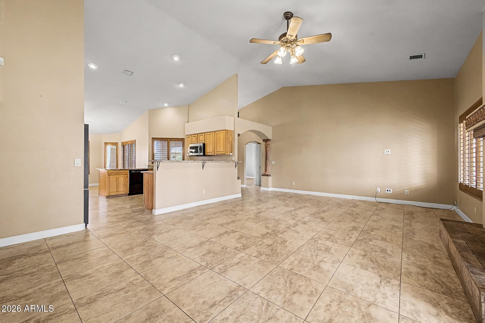 141 E Pebble Trail, Casa Grande, AZ 85122 — photo 9 of 41