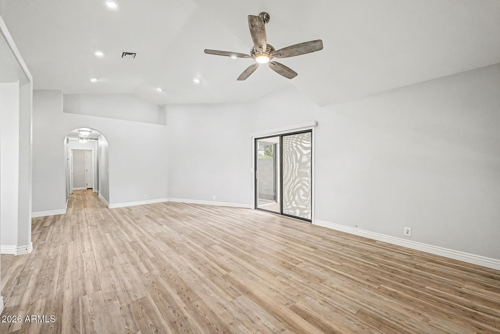 4407 E AMBERWOOD Drive, Phoenix, AZ 85048 — photo 11 of 41