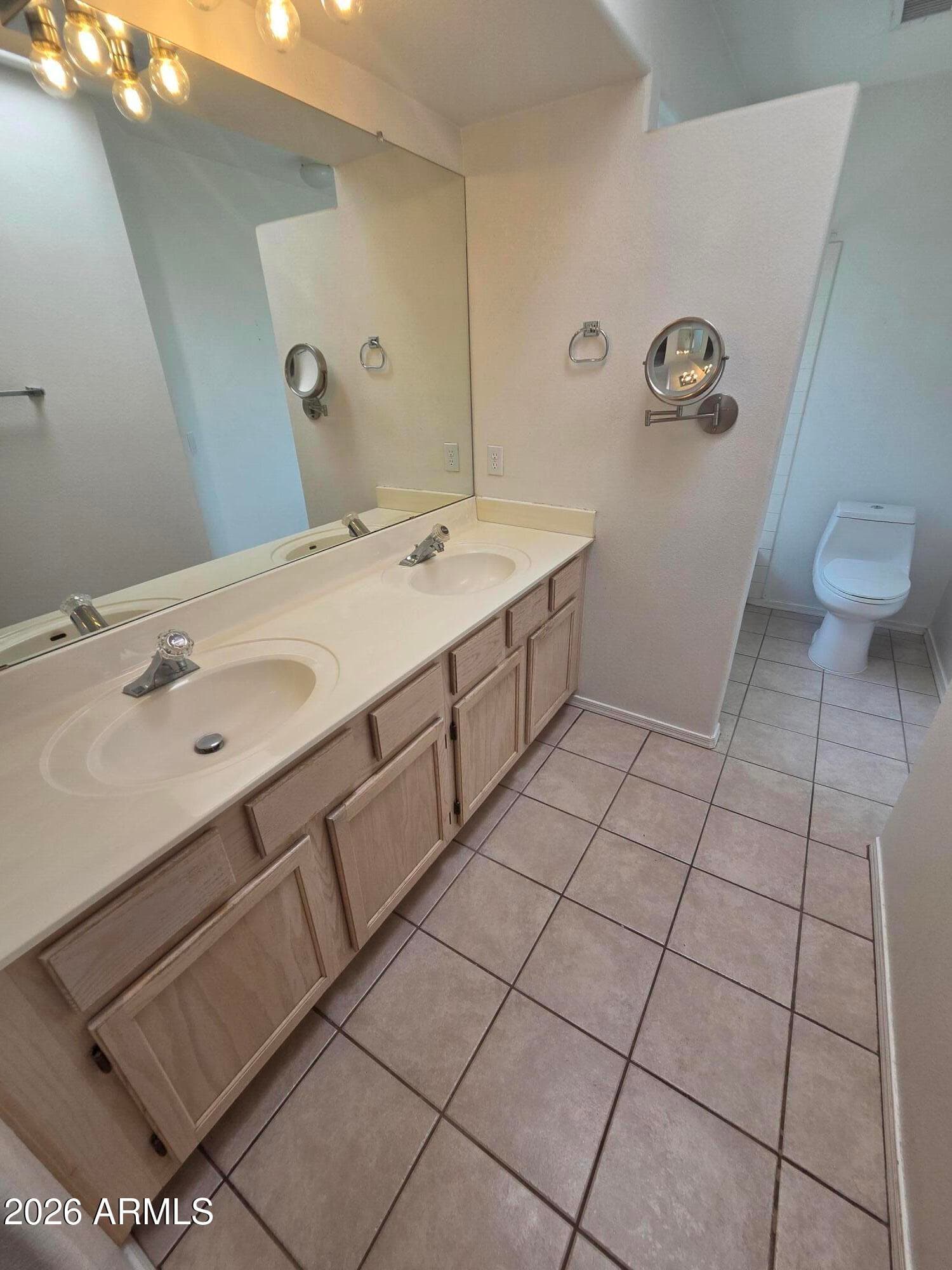 2925 E BLACKHAWK Drive, Phoenix, AZ 85050 — photo 14 of 19