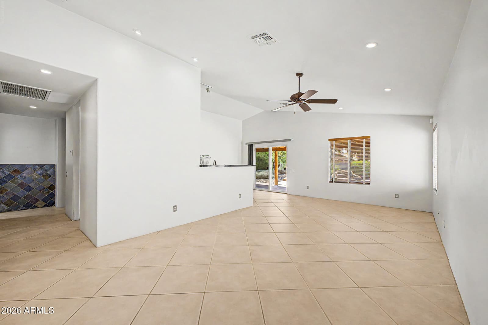 4040 N 14TH Place, Phoenix, AZ 85014 — photo 6 of 48