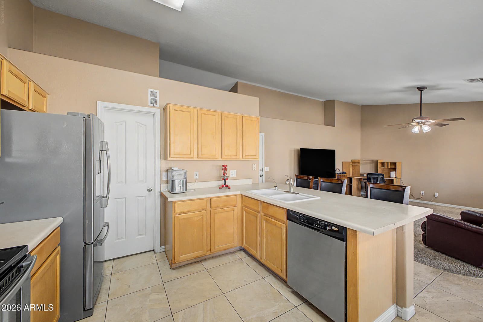 561 S HASTINGS, Mesa, AZ 85208 — photo 13 of 43
