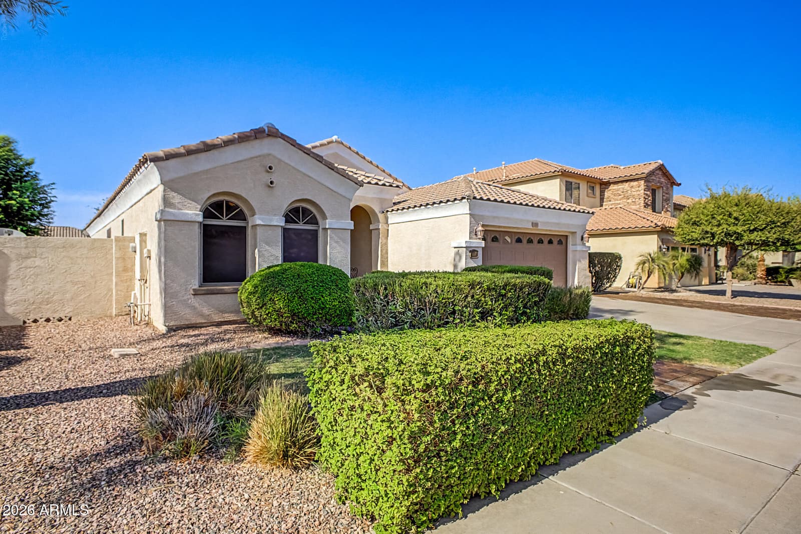 2094 E EBONY Drive, Chandler, AZ 85286 — photo 2 of 43