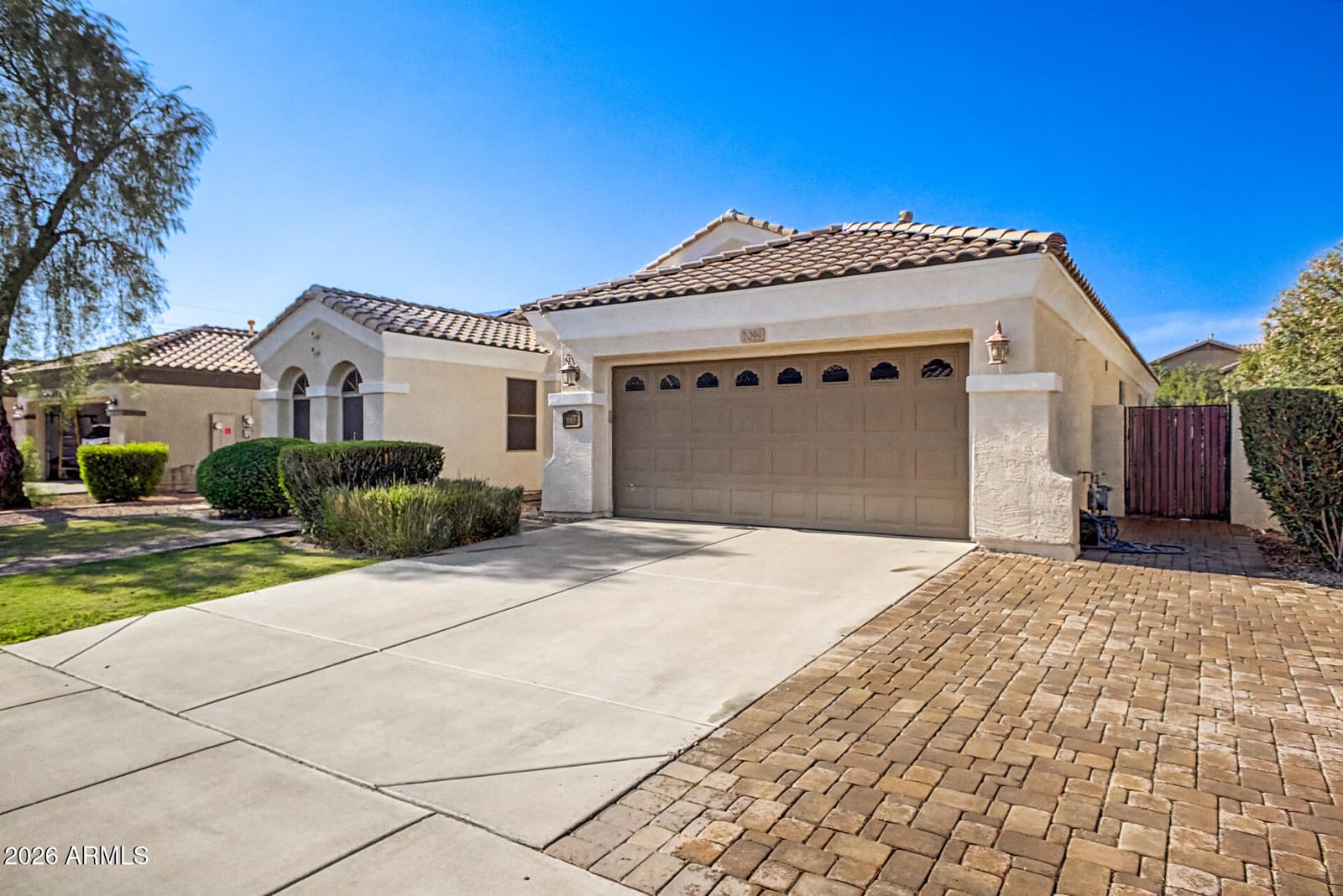2094 E EBONY Drive, Chandler, AZ 85286 — photo 3 of 43
