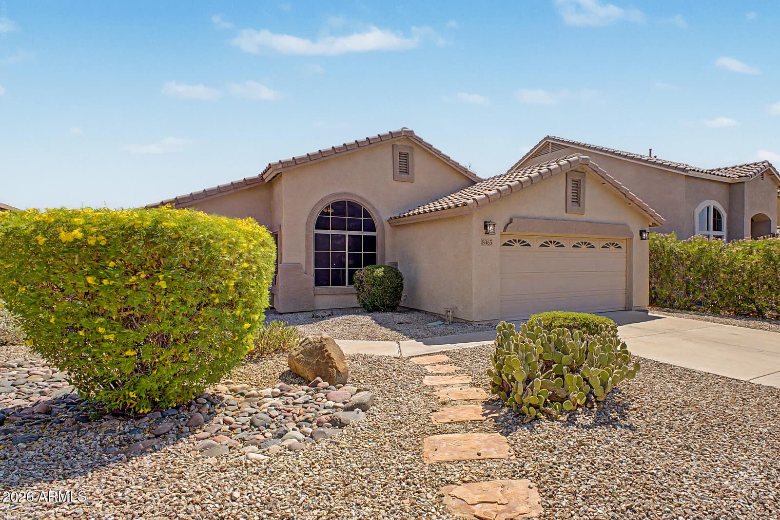 8965 E HILLVIEW Street, Mesa, AZ 85207 — photo 4 of 34