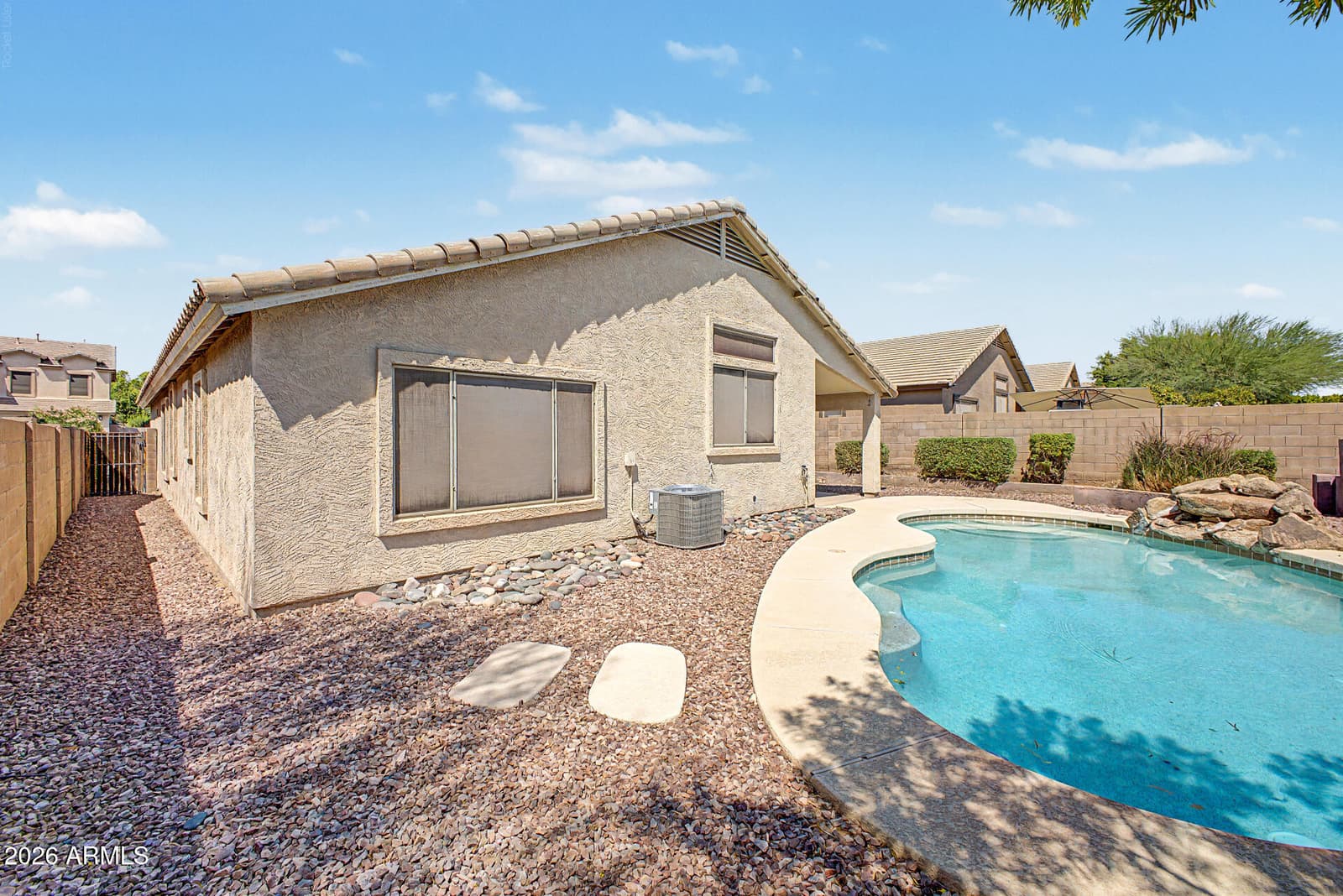 8965 E HILLVIEW Street, Mesa, AZ 85207 — photo 14 of 34