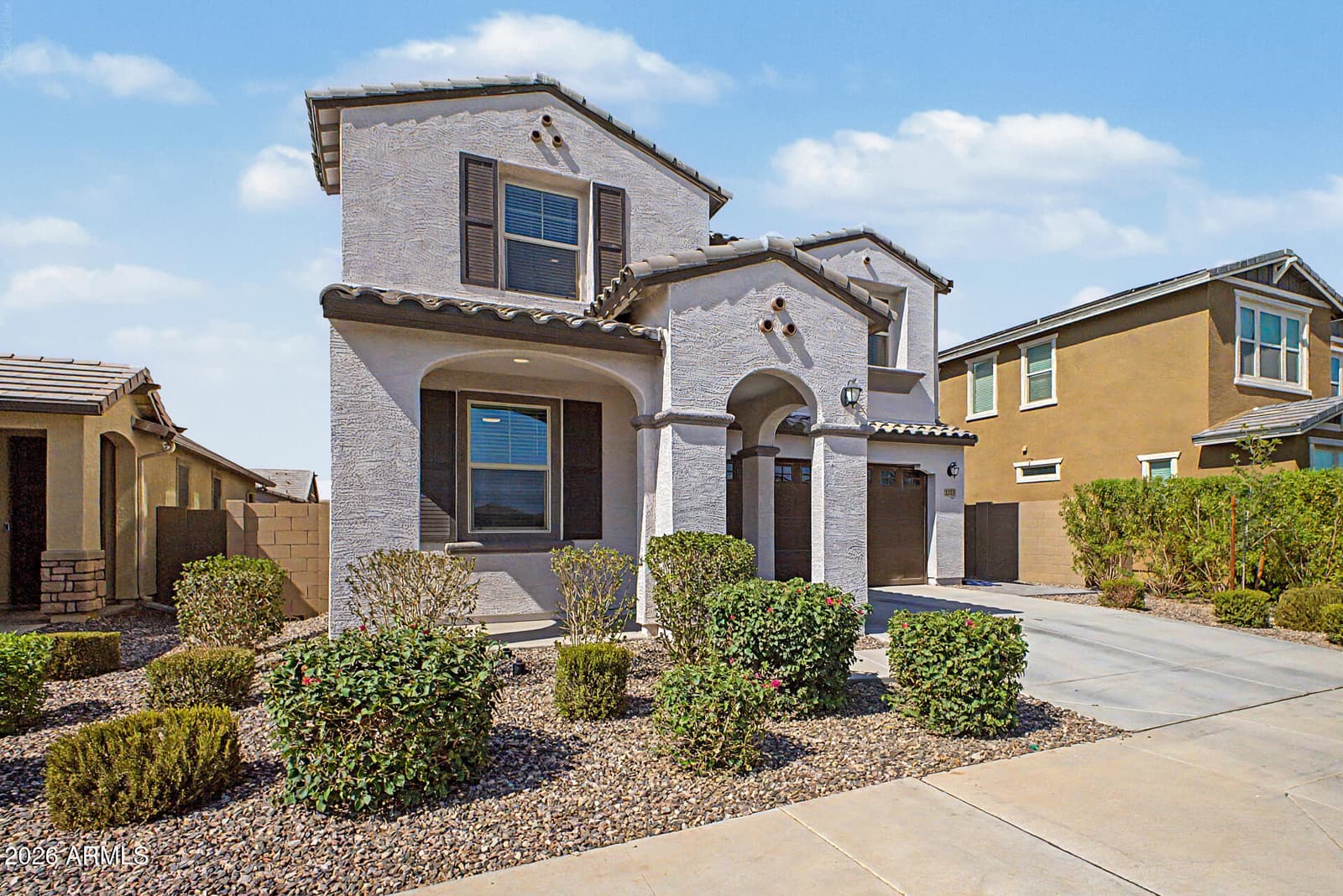 2322 E PALMDALE Lane, Gilbert, AZ 85298 — photo 4 of 40