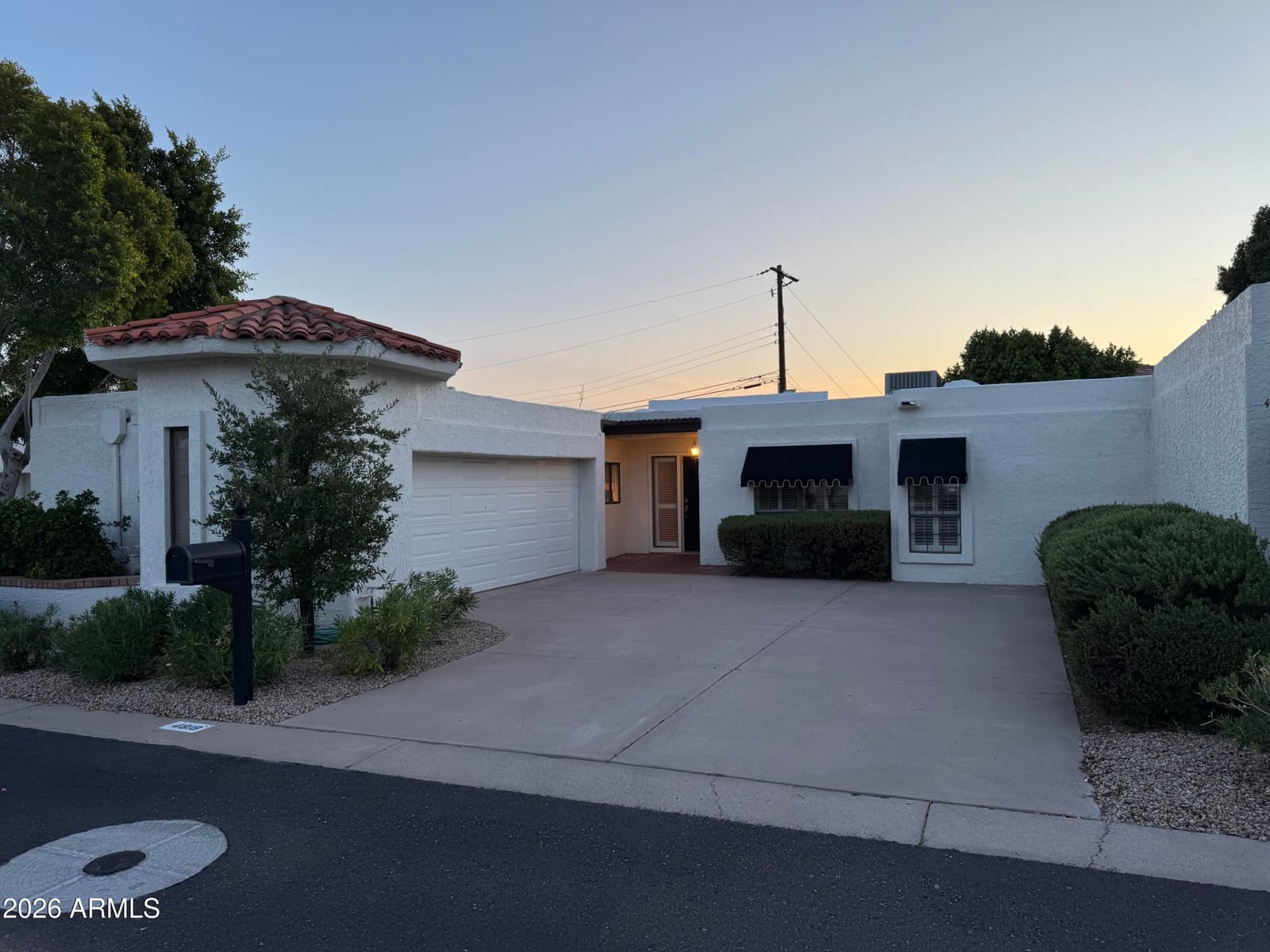 4818 N 35TH Place, Phoenix, AZ 85018 — photo 4 of 37