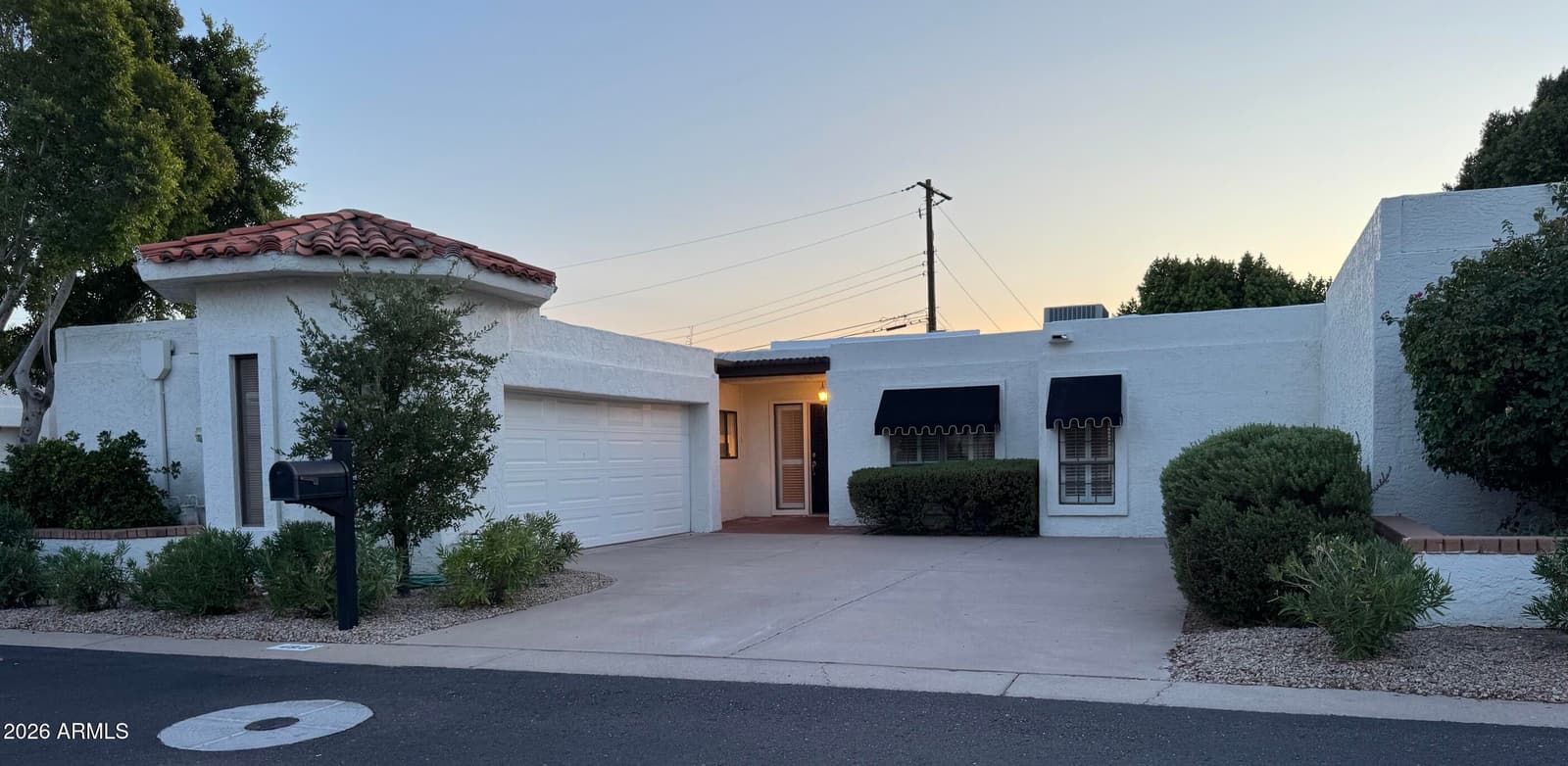4818 N 35TH Place, Phoenix, AZ 85018 — photo 3 of 37