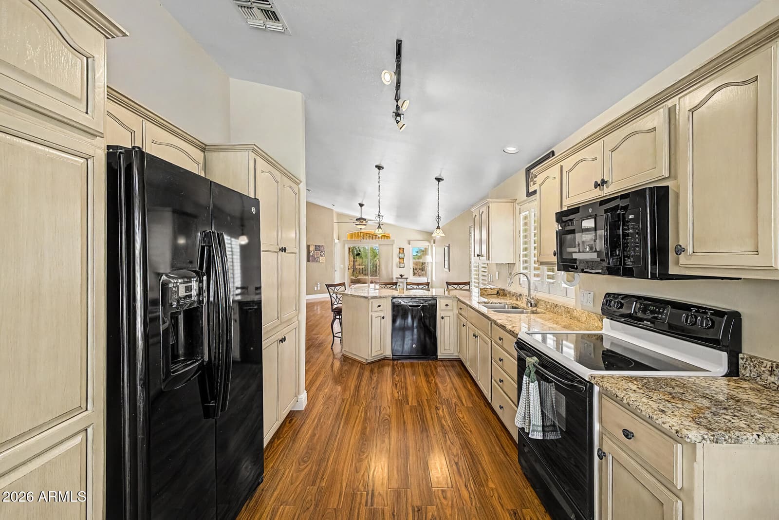 19160 N 116TH Lane, Surprise, AZ 85378 — photo 10 of 40