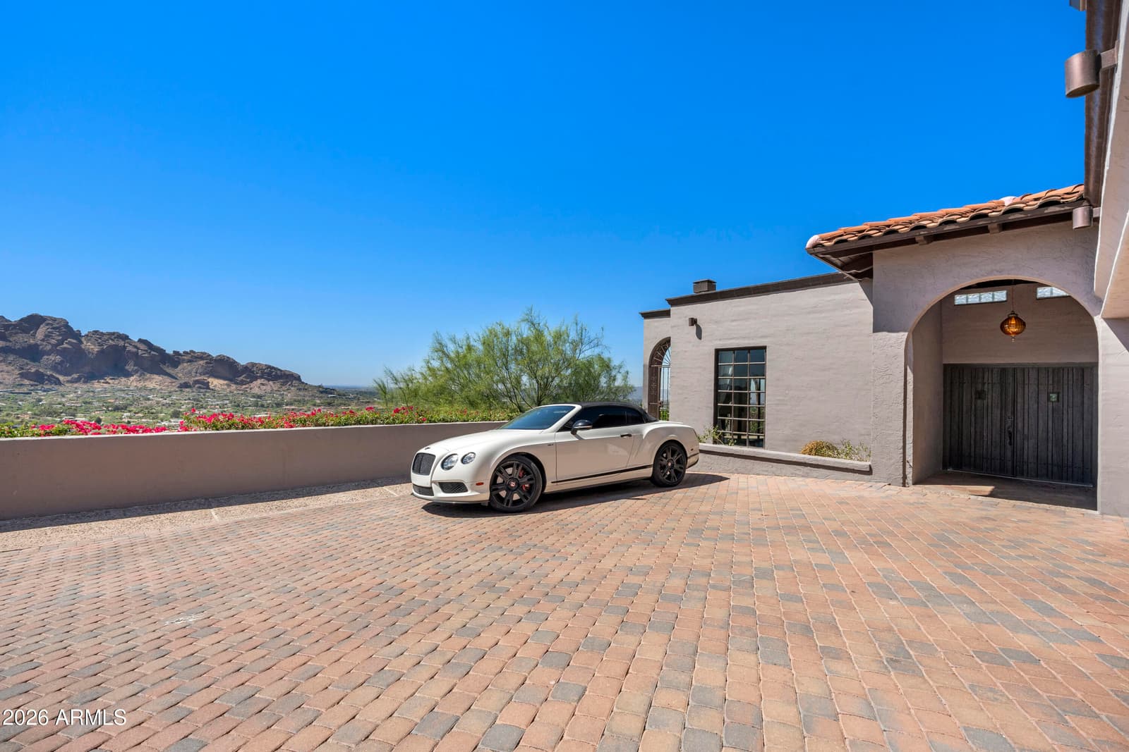 6900 N HIGHLANDS Drive, Paradise Valley, AZ 85253 — photo 5 of 45