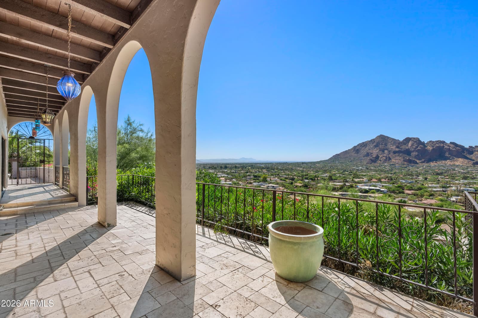 6900 N HIGHLANDS Drive, Paradise Valley, AZ 85253 — photo 17 of 45
