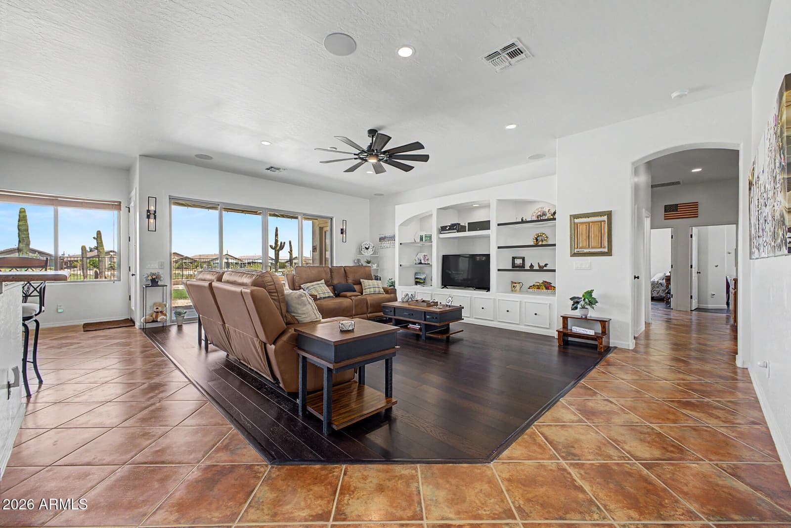 364 W STIRRUP Lane, San Tan Valley, AZ 85143 — photo 9 of 59