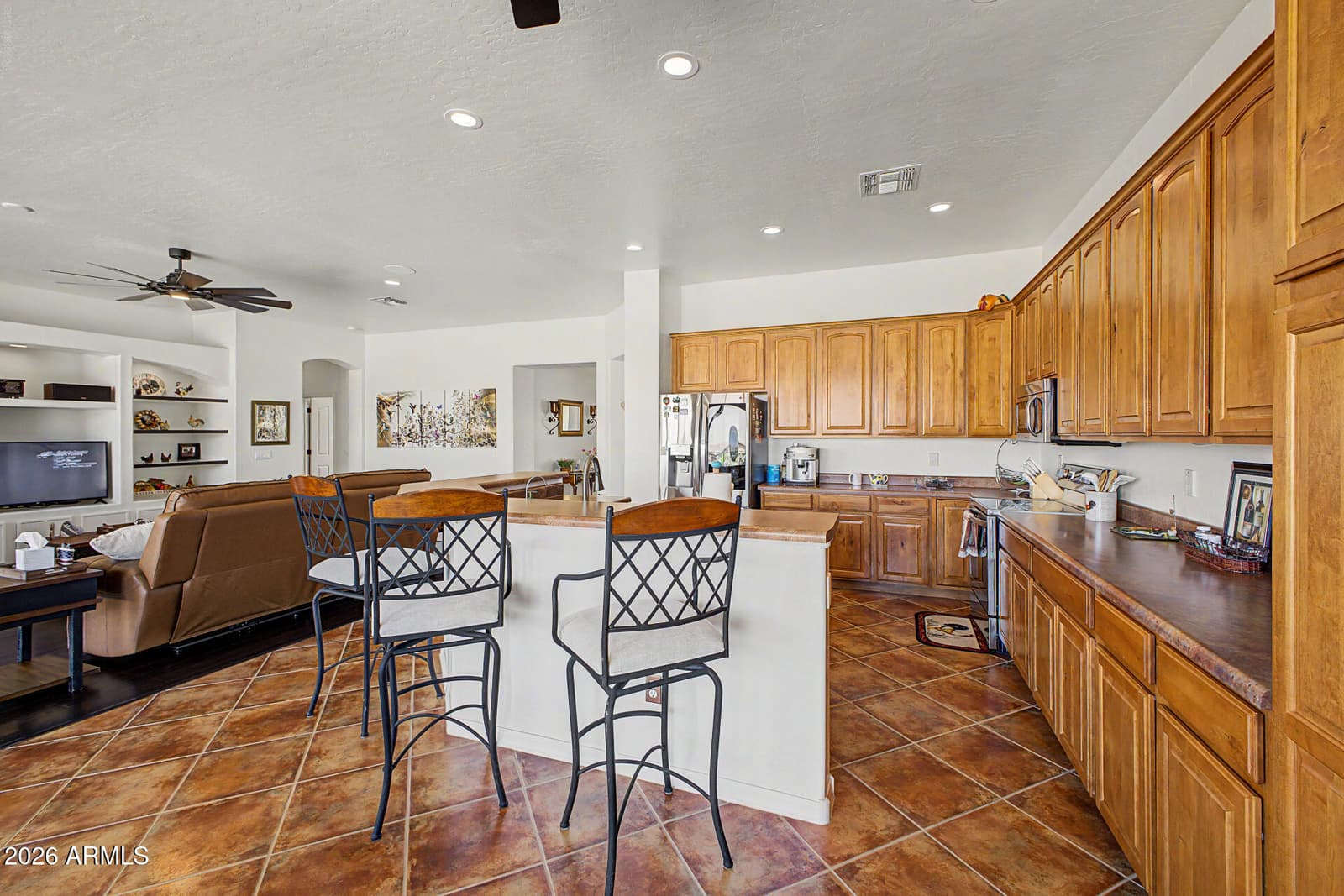 364 W STIRRUP Lane, San Tan Valley, AZ 85143 — photo 14 of 59