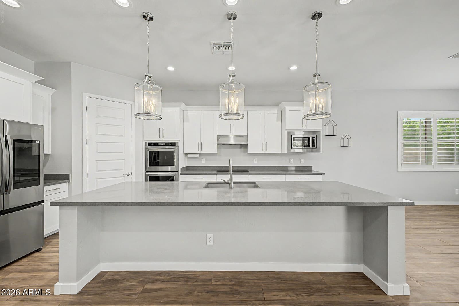 9349 W LOUISE Drive, Peoria, AZ 85383 — photo 14 of 61