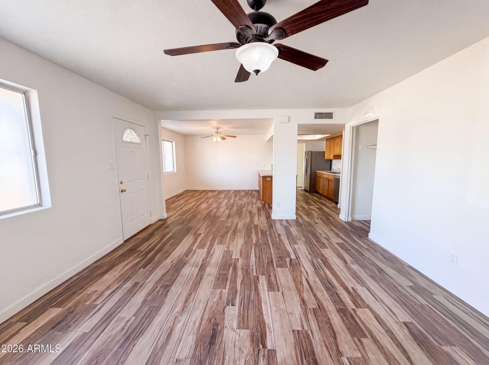 10215 N 36TH Avenue, Phoenix, AZ 85051 — photo 5 of 27