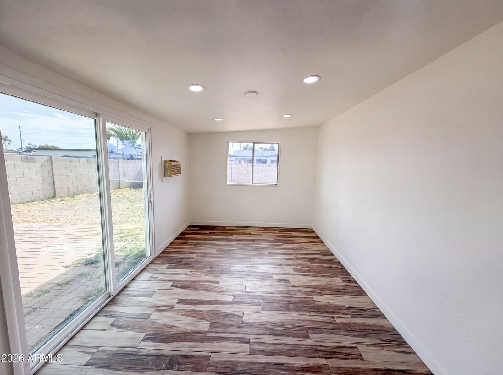 10215 N 36TH Avenue, Phoenix, AZ 85051 — photo 10 of 27