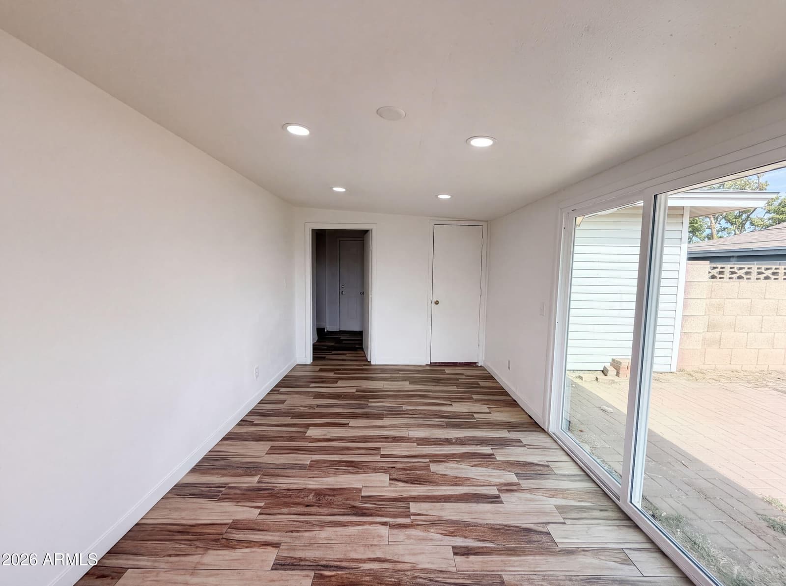 10215 N 36TH Avenue, Phoenix, AZ 85051 — photo 11 of 27