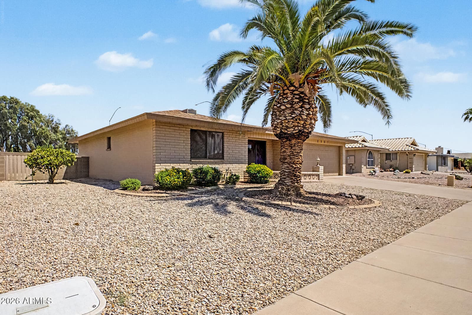 2557 S ZINNIA, Mesa, AZ 85209 — photo 3 of 90