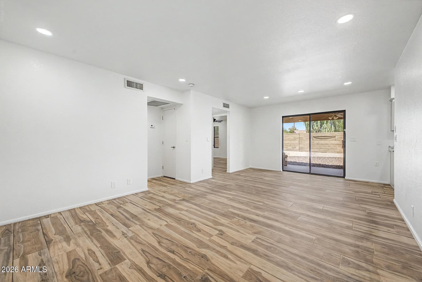 2557 S ZINNIA, Mesa, AZ 85209 — photo 10 of 90