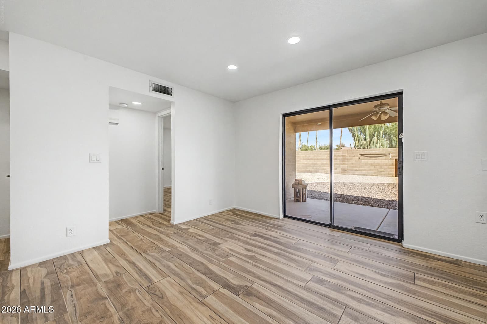 2557 S ZINNIA, Mesa, AZ 85209 — photo 11 of 90