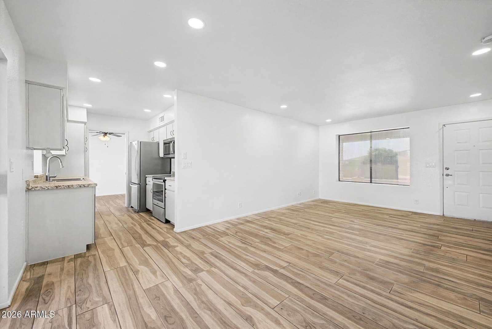2557 S ZINNIA, Mesa, AZ 85209 — photo 12 of 90