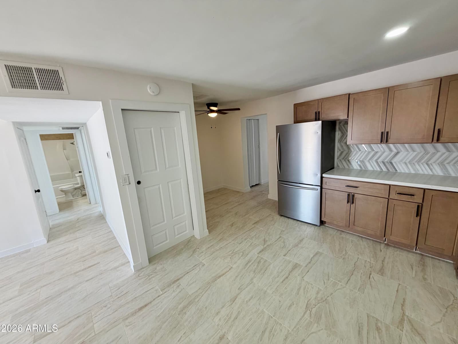 338 E MARILYN Avenue, Mesa, AZ 85210 — photo 5 of 23