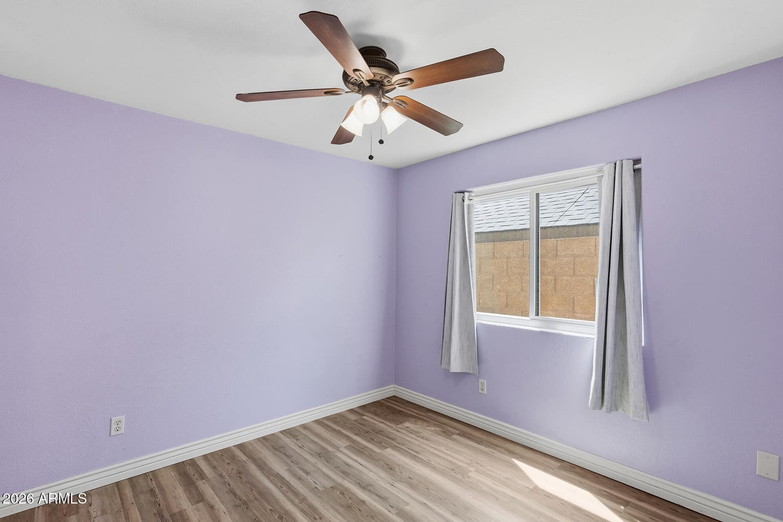 325 S GOLDEN KEY Drive, Gilbert, AZ 85233 — photo 5 of 32