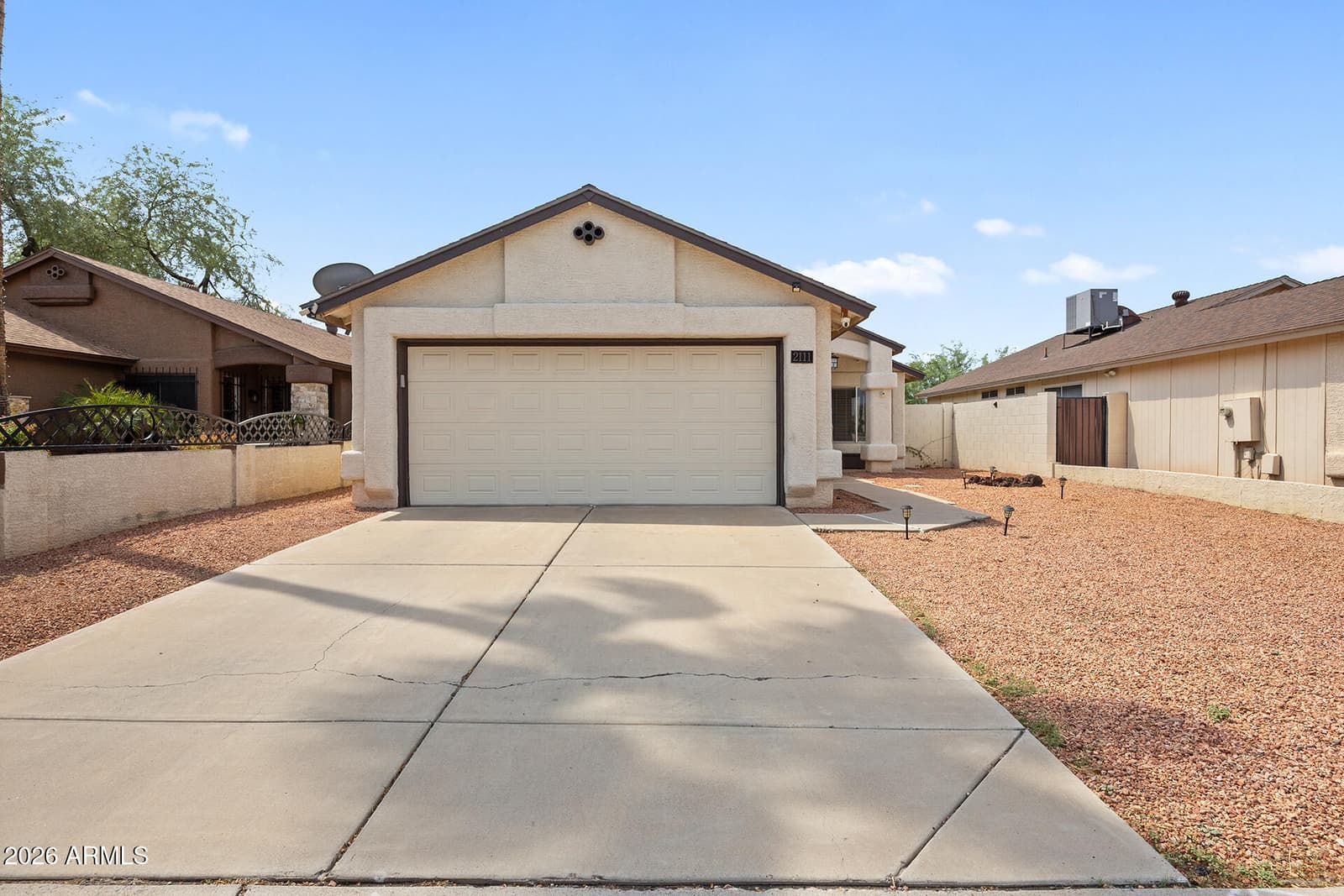 2111 E PARADISE Lane, Phoenix, AZ 85022 — photo 6 of 38