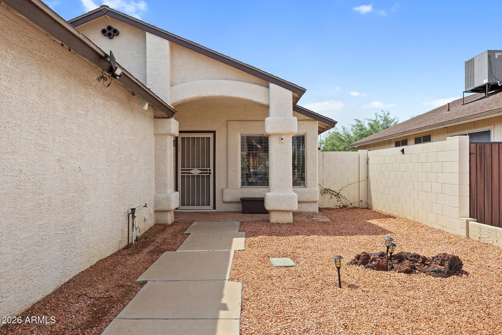 2111 E PARADISE Lane, Phoenix, AZ 85022 — photo 8 of 38