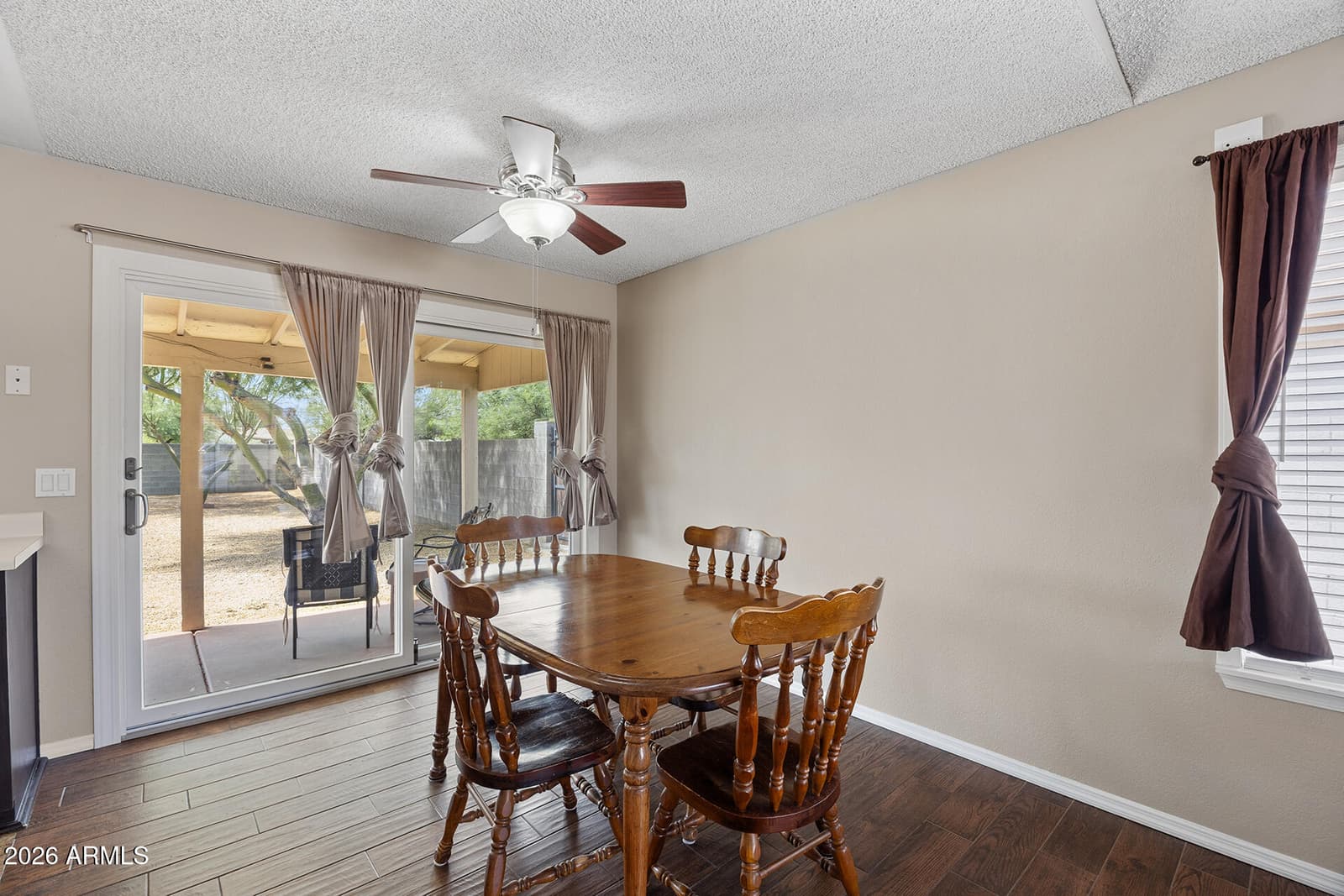 2111 E PARADISE Lane, Phoenix, AZ 85022 — photo 14 of 38
