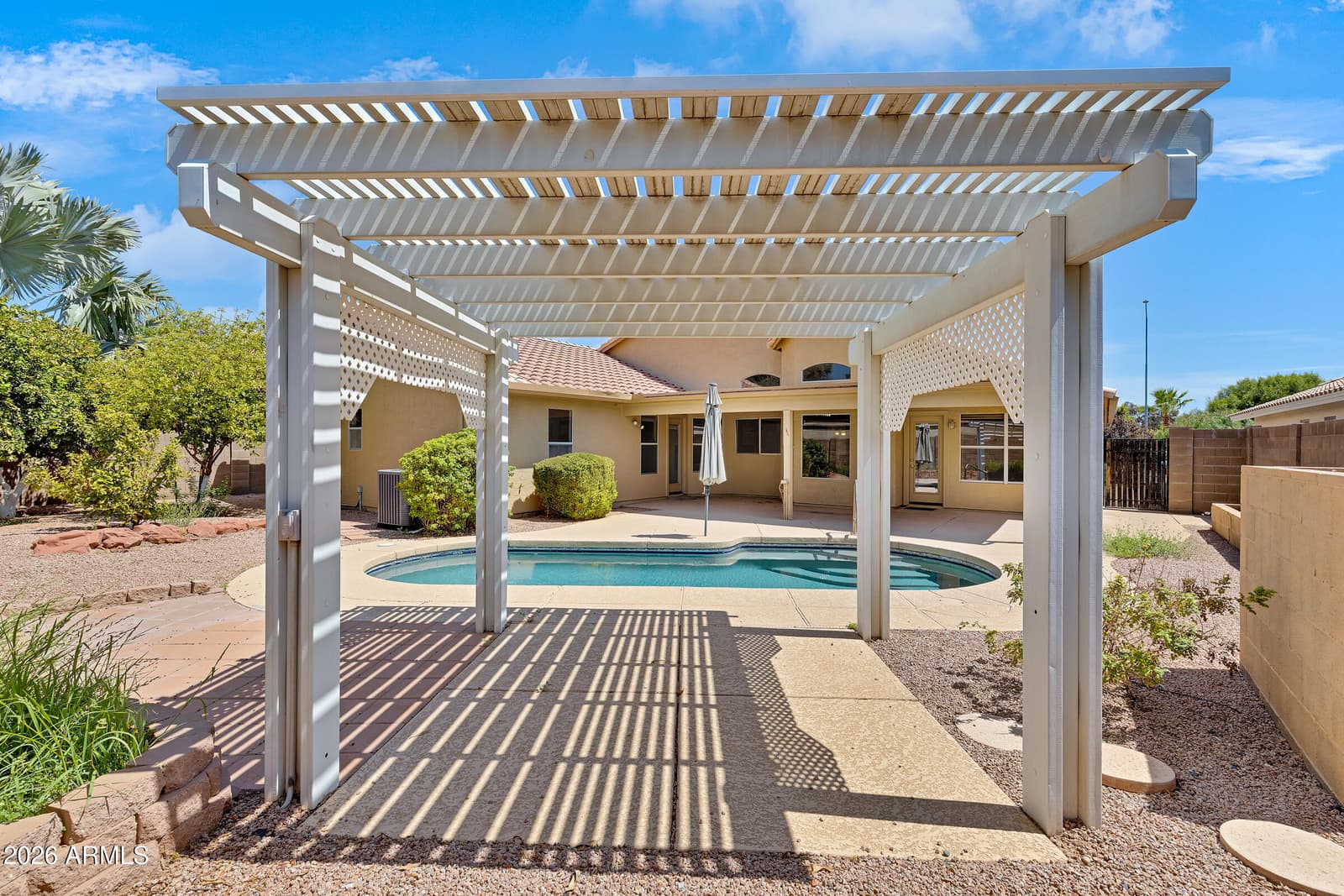 448 W MADERO Avenue, Mesa, AZ 85210 — photo 5 of 36