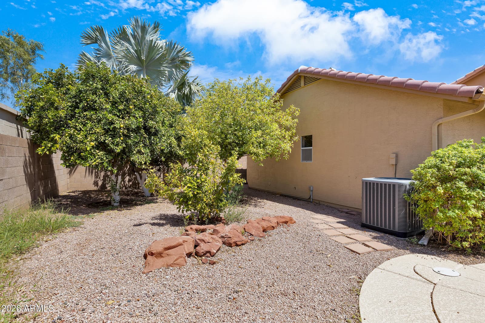 448 W MADERO Avenue, Mesa, AZ 85210 — photo 8 of 36