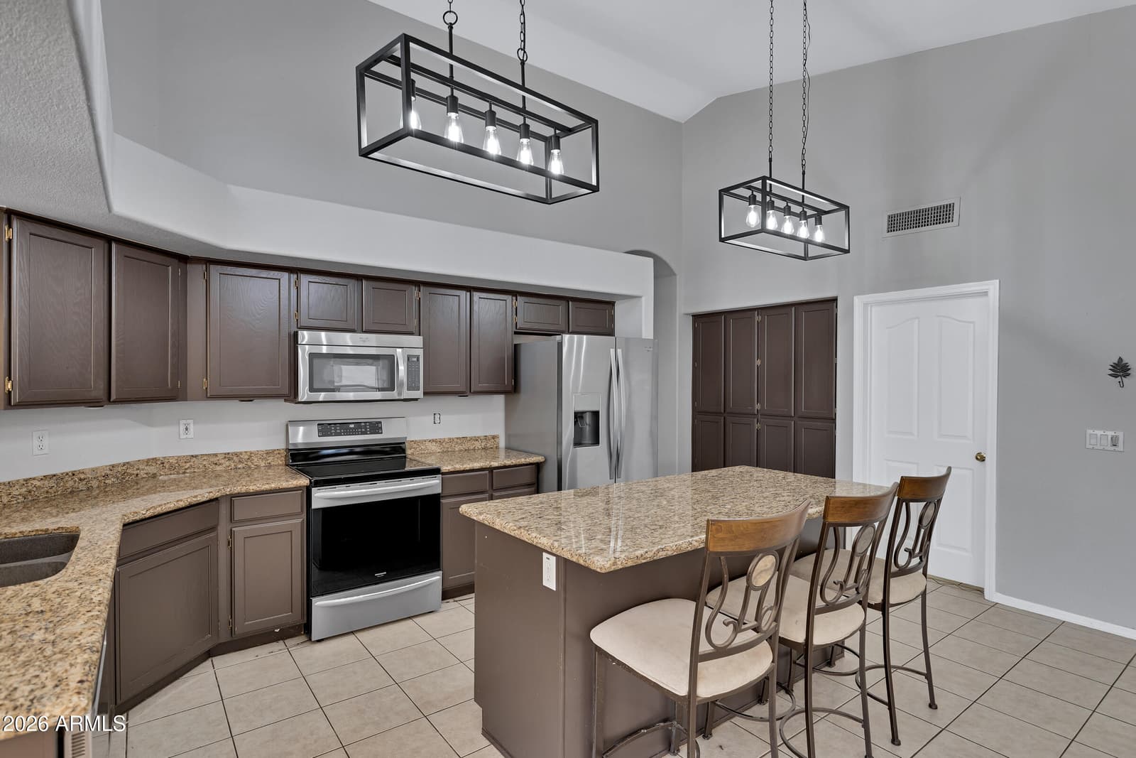 448 W MADERO Avenue, Mesa, AZ 85210 — photo 18 of 36