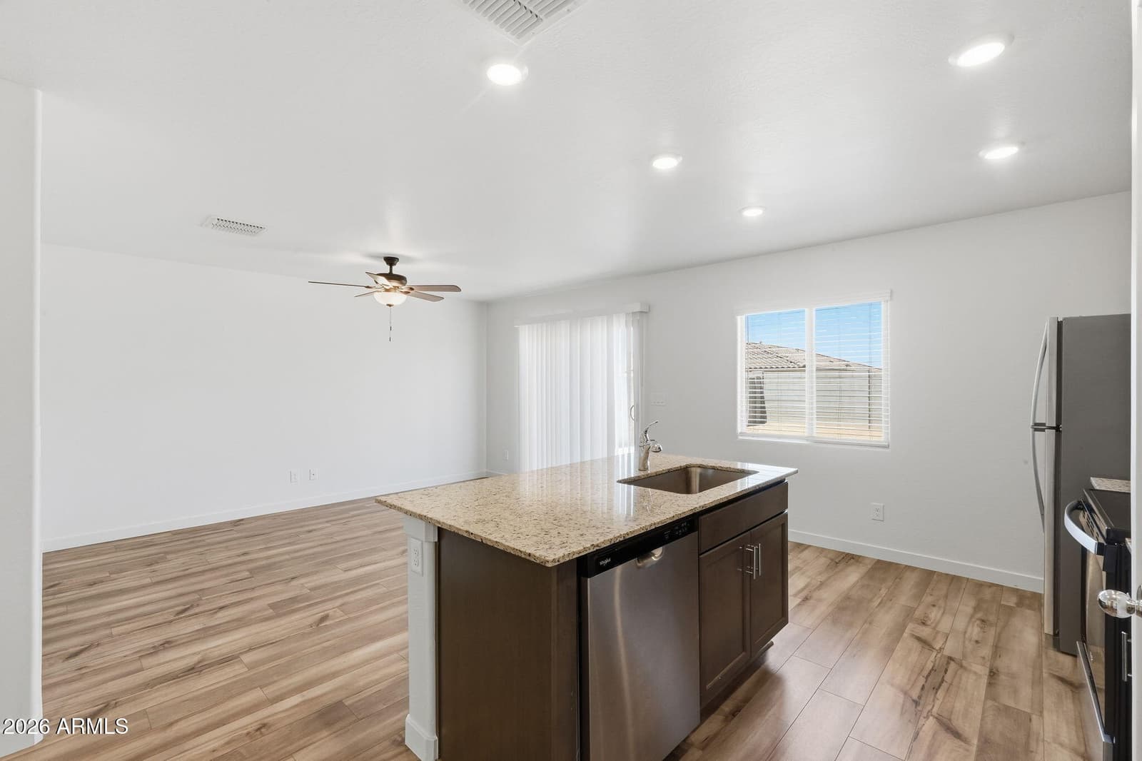 1058 W WEST VIRGINIA Avenue, Florence, AZ 85132 — photo 10 of 30