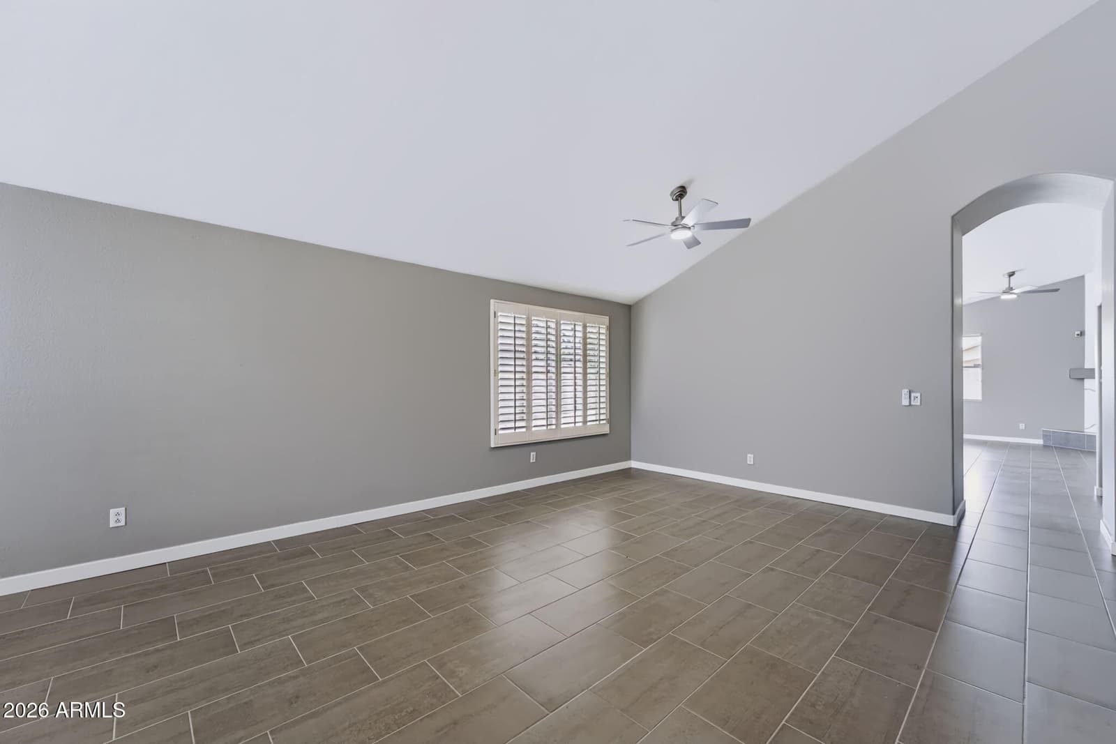 2243 E ROBIN Lane, Phoenix, AZ 85024 — photo 7 of 40