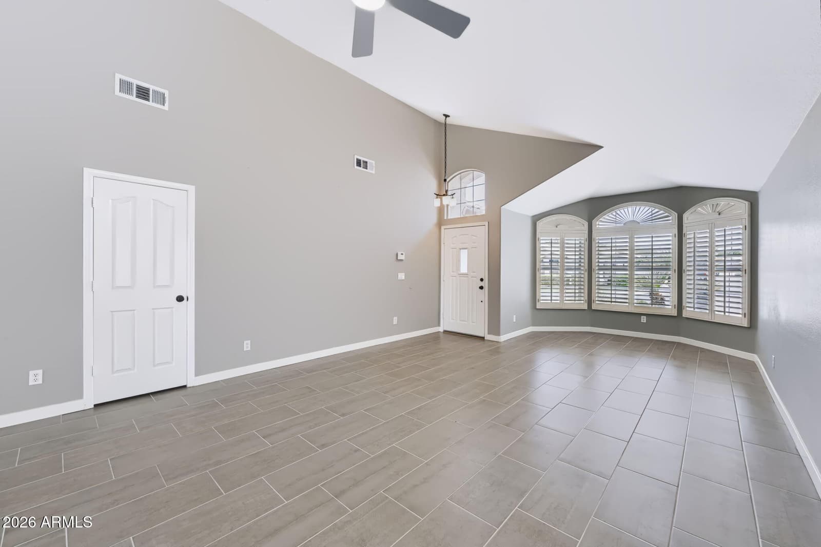 2243 E ROBIN Lane, Phoenix, AZ 85024 — photo 9 of 40