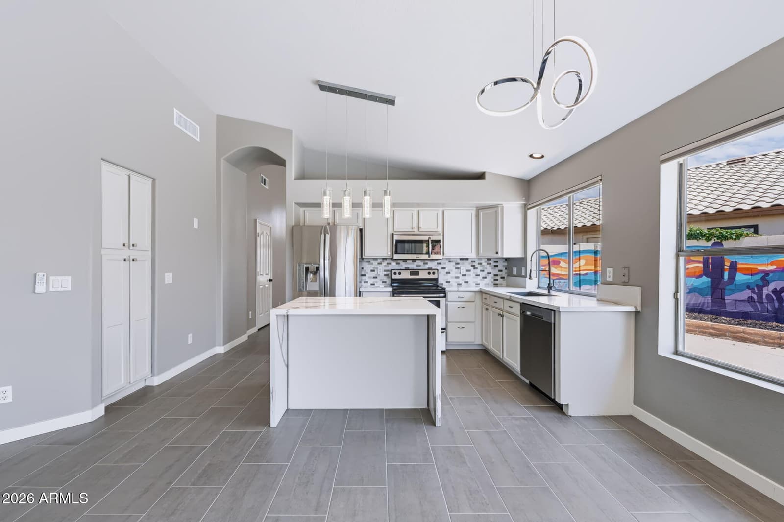 2243 E ROBIN Lane, Phoenix, AZ 85024 — photo 13 of 40