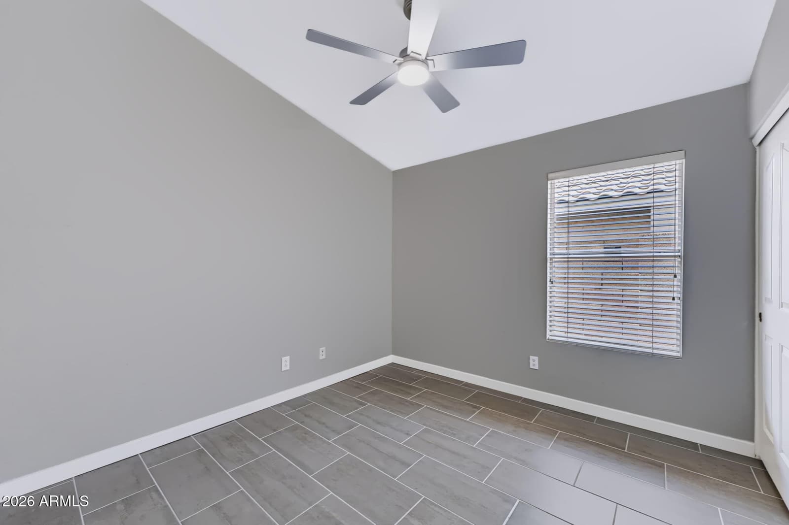 2243 E ROBIN Lane, Phoenix, AZ 85024 — photo 20 of 40