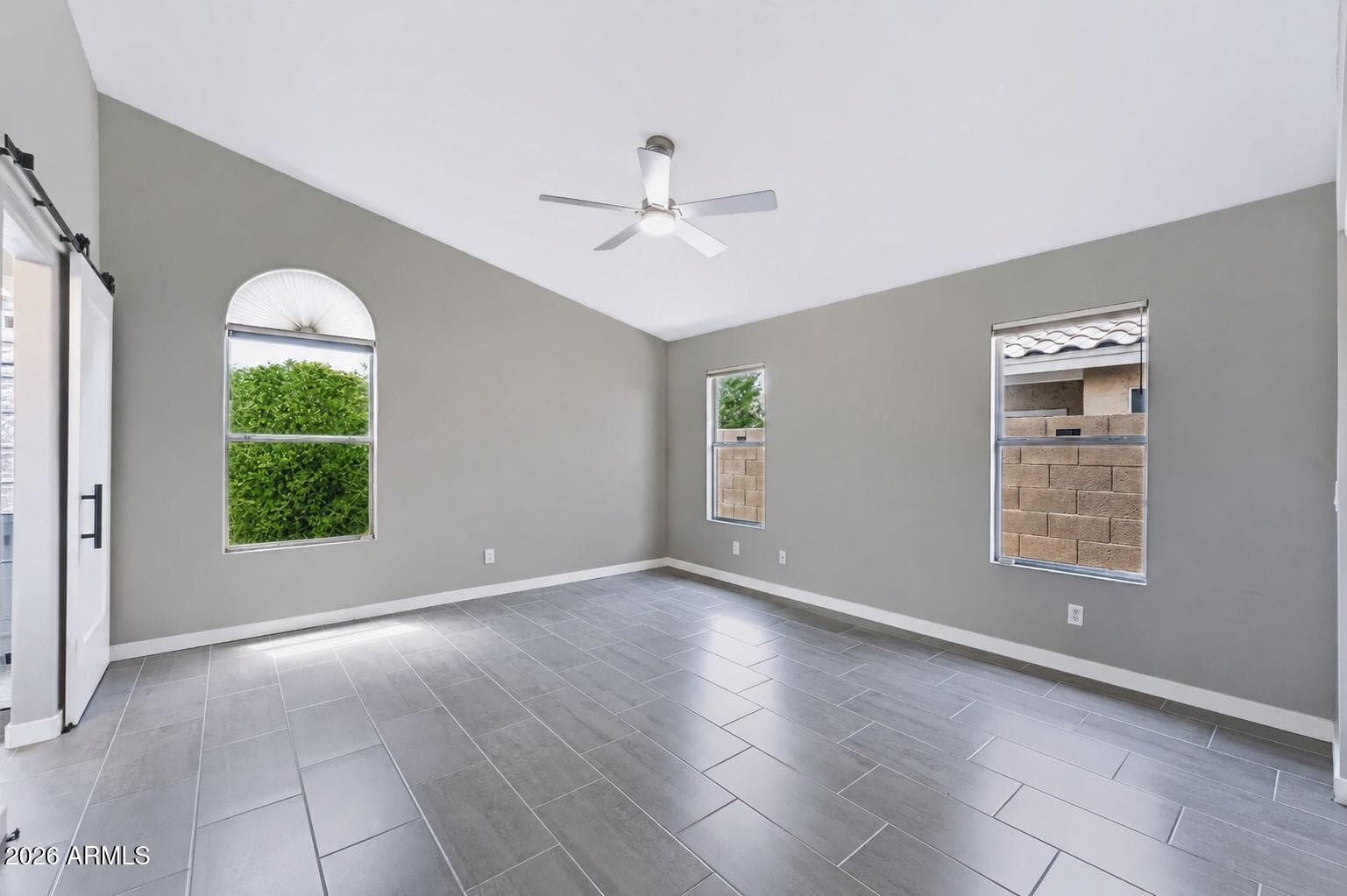 2243 E ROBIN Lane, Phoenix, AZ 85024 — photo 24 of 40