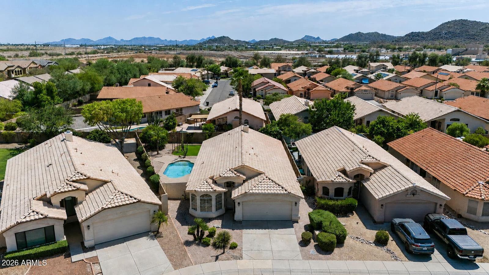 2243 E ROBIN Lane, Phoenix, AZ 85024 — photo 38 of 40