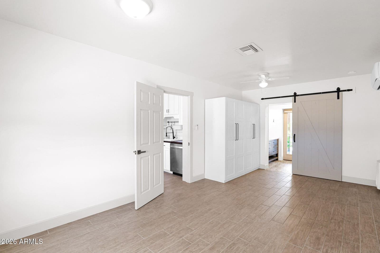 5513 E EARLL Drive, Phoenix, AZ 85018 — photo 18 of 35