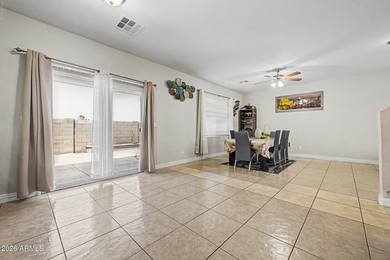7424 W WOLF Street, Phoenix, AZ 85033 — photo 7 of 21